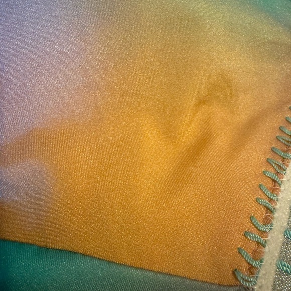 Platinum inspired by Solange Ferrarini Crochet Trim Swimsuit Rainbow Small NEW - Picture 5 of 5